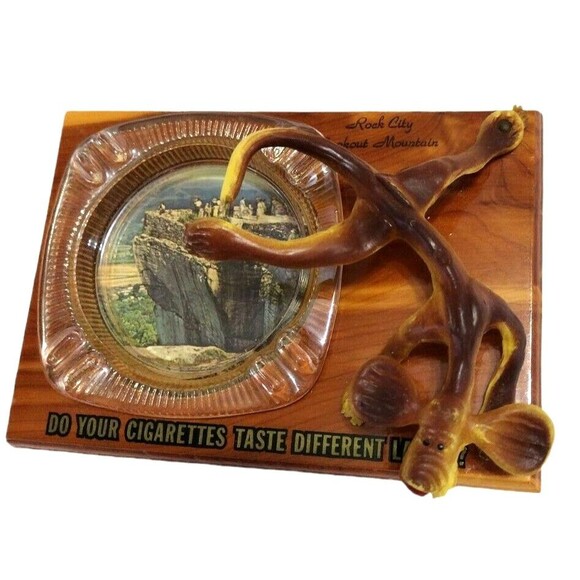 VTG Ashtray Peeing Dog Glass Wood Trinket Tray Souvenir Rock City Lookout Mtn - Picture 1 of 4